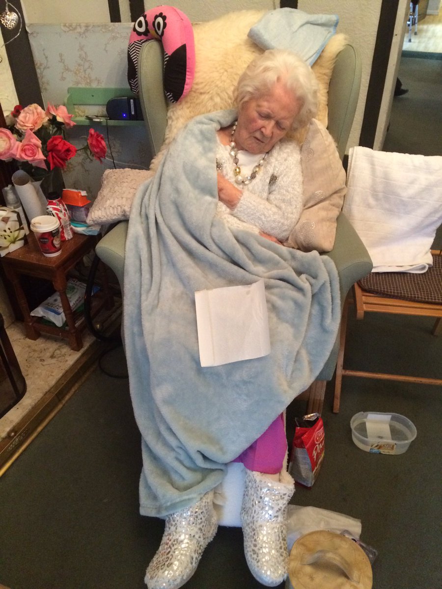 BunnDeborah's tweet image. 3 years ago on 21st November 2015 I returned my #Feedback survey to Merrie Loots Farm #carehome and mum ✨Patsy Bunn✨ was issued Notice to Quit less than a month later 💔 Thanks to @IMPublicLaw @RobBehrens1884 @PHSOmbudsman are reinvestigating 🙏🏻 #JusticeForPatsy