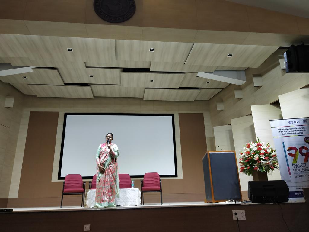Richard_r2r's tweet photo. #RightNow at the 3rd International Conference on Leadership organised by #StellaMarisCollege. Dr. Saundarya Rajesh, India's Premier D&I Expert and Founder & President - @AVTARGroup, inspiring close to 500 to 600 future women leaders. #CareerIntentionality #ChallengesinWorkplace https://t.co/hXbAZ4HKmV