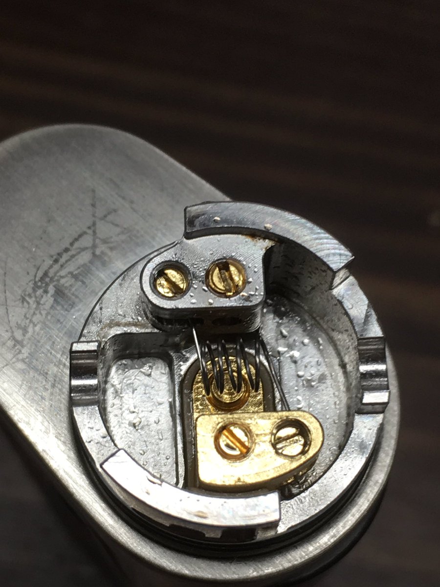 Jouji_ippanjin's tweet photo. 【勝手におすすめセットアップ12】
再度おすすめ!GALAXIES MTL RDA
Kanthal28g 3mm芯 スペースド4wrap 0.9Ω辺り
『中のエアホール最大・外のエアホール最小のMTL吸い用』
コイルの高さはガイドより少し高め😋
MTL派へ贈る、ずっと吸えるセットアップです!お試しあれ🙏
#vape #jaqsperch #ejuicepub https://t.co/vsPWupnKJM