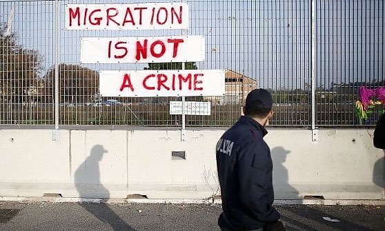 GianlucaPeciola's tweet image. MIGRATION IS NOT A CRIME
Lunedì #26novembre alle 18 a @CasettaRossa a #Garbatella parleremo del #DLSalvini: sicurezza o barbarie? Con me ci saranno Fabio Anselmo, Antonio Bevere, Andrea Costa di @BaobabExp, Susanna Marietti di @AntigoneOnlus. 
➡️ facebook.com/events/2108717…