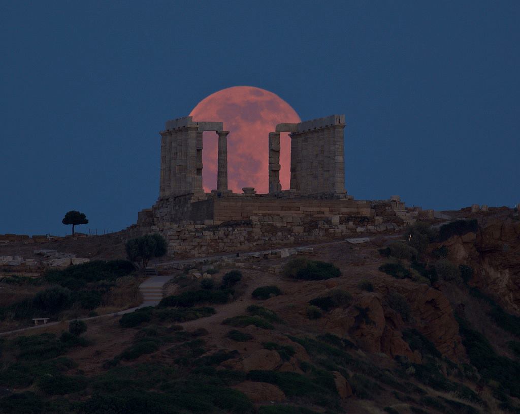 Greece_Athens's tweet photo. Poseidon Temple in Cape Sounion #Athens #Greece_Athens #Greece https://t.co/5zmZWohT5A https://t.co/7eF6Q4ydoL
