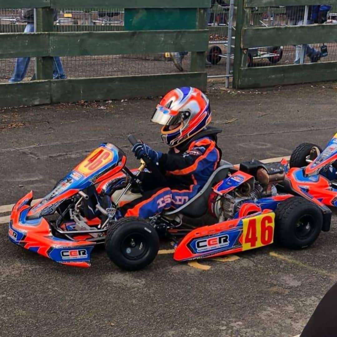 IslinLewis's tweet photo. A few pics from last weekend at Shenington. Lewis is still on the up, currently making a few adjustments and testing them out to make sure that Lewis is top notch!

📸 By Cutting Edge Racing 

#Cuttingedgeracing #karting #motorsport #autosport #fastlap  #bontoft #danielguinchard https://t.co/6XwnO3PX3T