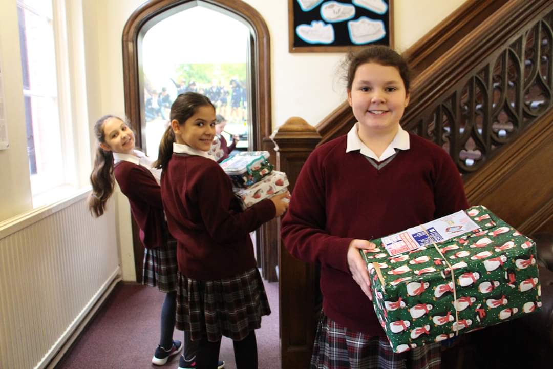 kentcollegehm's tweet photo. Junior School and Senior School - well over 100 presents for children in Moldova...Love in a Box... https://t.co/ZeEx1H5N4X