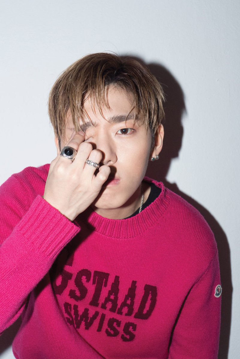 Zico_Square's tweet photo. MEN OF THE YEAR 2018 – 지코 (1)

https://t.co/ixRXGPEa9J지코와-몽클레르가-만나면

※ 인��뷰도 꼭 읽어보세요 🙂

#지코 #우지호 #zico #지아코 #GQ https://t.co/OftPwVxU3f