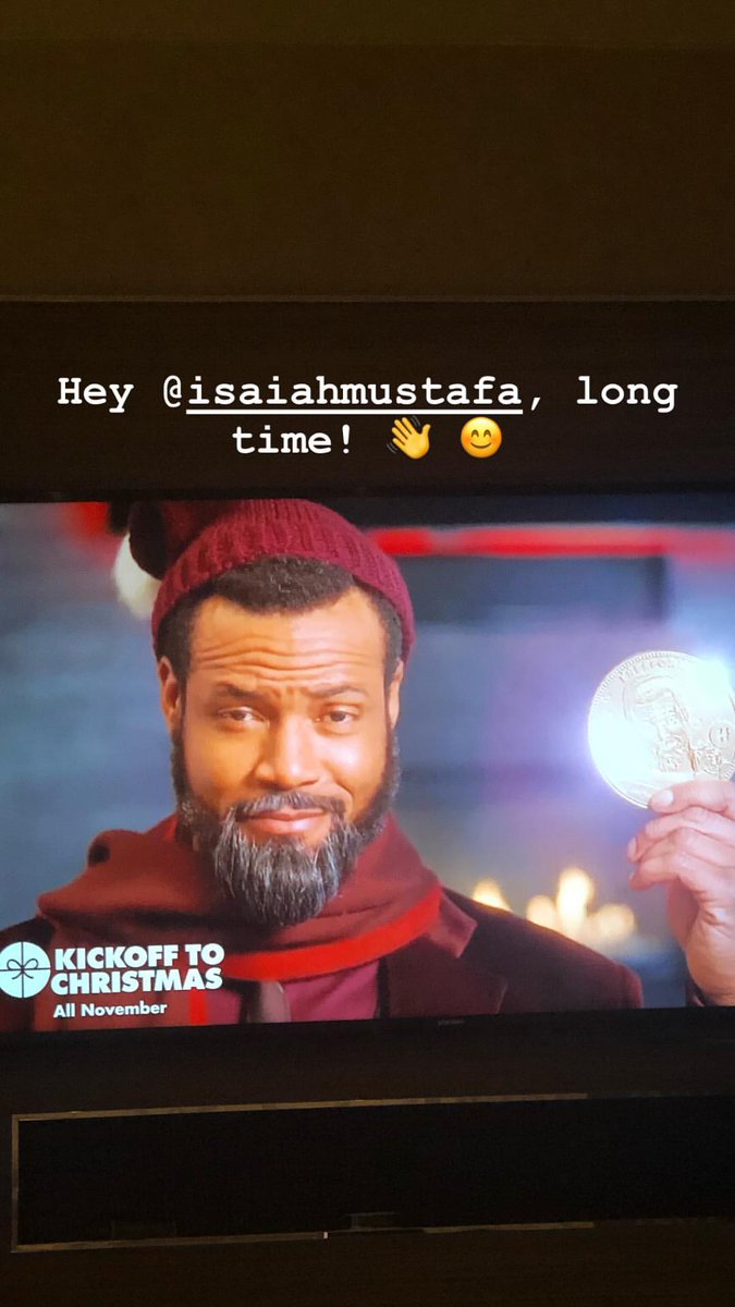 TMI_Uruguay's tweet photo. In other news...@ShaileneG ran into Santa @isaiahmustafa on tv 😜🎅...@JadeHassoune found some cool street art....@VanessaMatsui assisted to the #UForChange event...while @TheSteveByers showed us how creepy filming at night can be 😰...#ShadowFam #SaveShadowhunters https://t.co/qciPJoJi1C