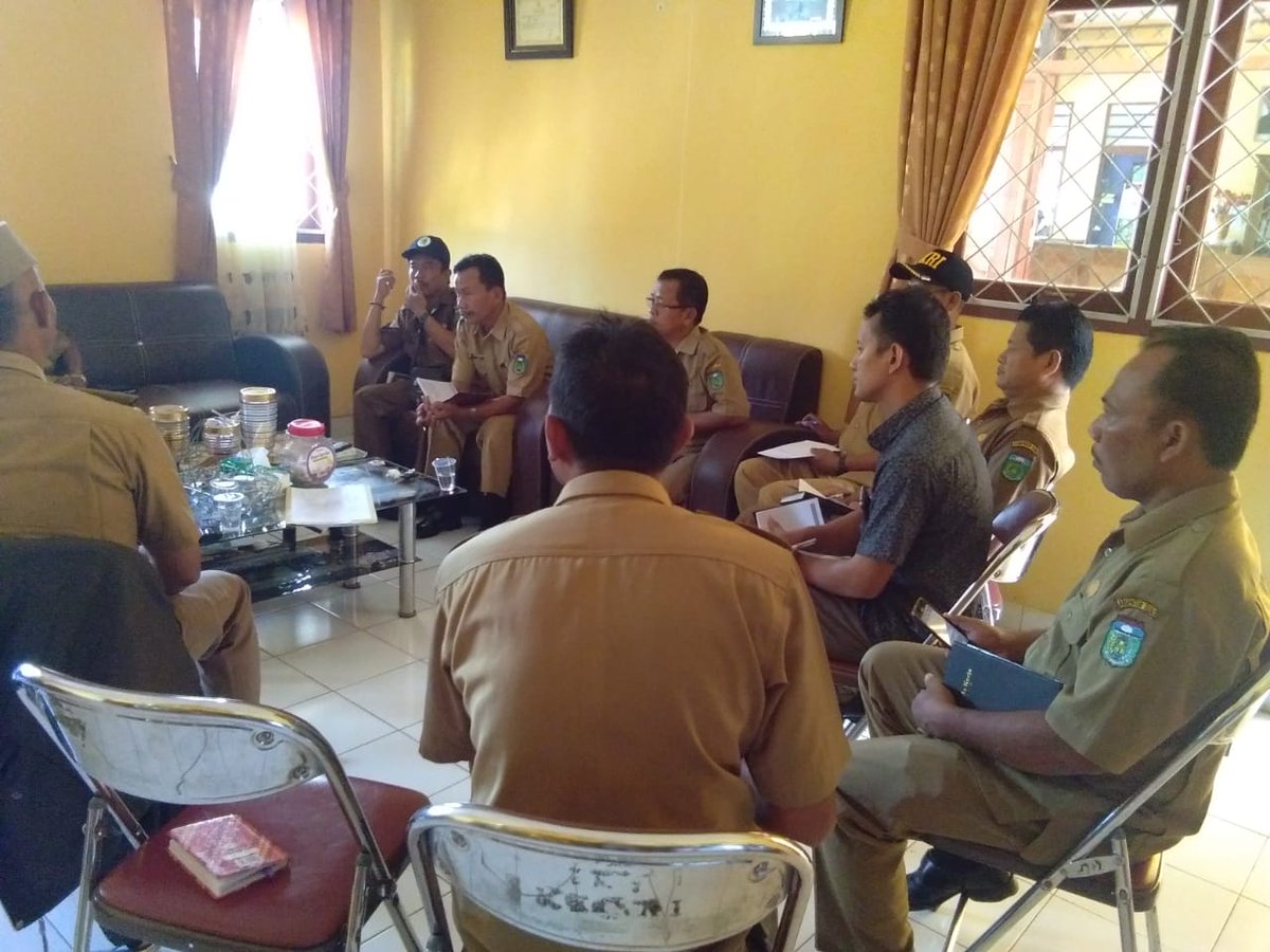 Agusselamet7's tweet photo. Semangat membangun desa untuk indonesia 2019
#JokowiMembangunDesa
#Tebo
#Jambi
#TPPITebo 
#Jambi
@Jokowi
@EkoSandjojo 
@anwsanusi 
@taufikmadjid71 
@fachrilabalado https://t.co/vnRVdMLI0c