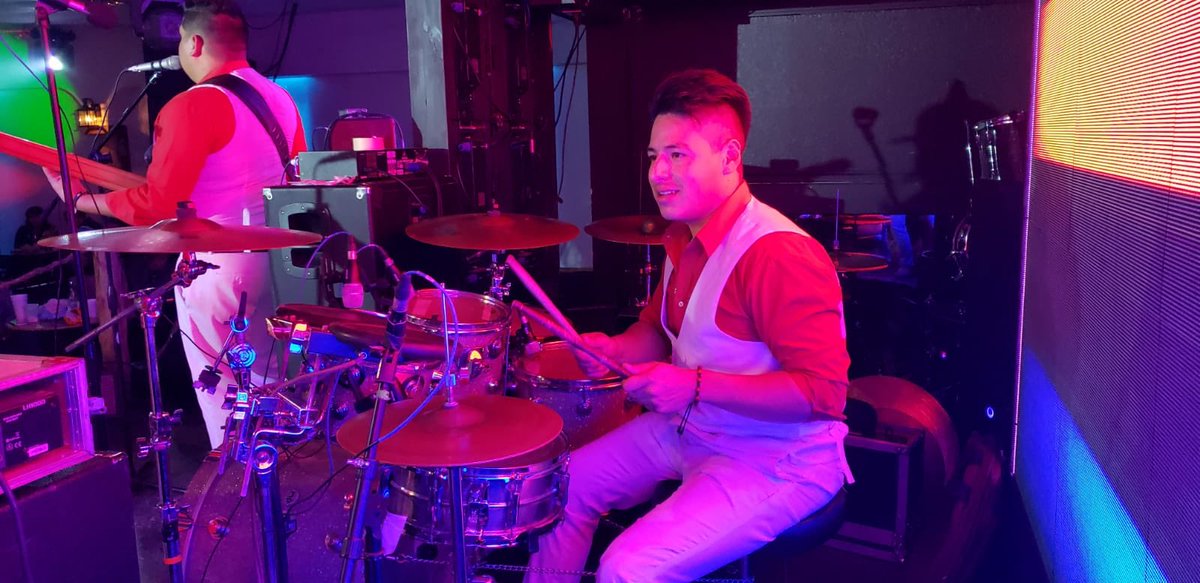 fhernandodrums1's tweet photo. Show Terminado en San Antonio Tx.
Saludando al Revelde de la Acordeón Celso Piña y Piña Rube (El Rube)
“Aquí presente Compa”
Sale para Dallas Texas...🚐🥁
#Yosoyfherdrums #Grupoflash #Haram #NashCustomdrums #Headartdrums https://t.co/30yLdjQuEq