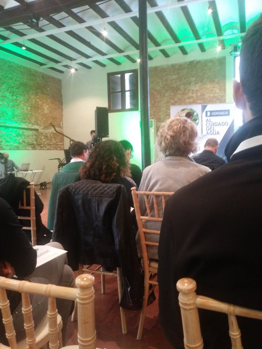 EconomiaAguaUV's tweet photo. Hoy hemos asistido a las II Jornadas de Economía Circular celebradas en Riba-Roja   #Ribarojacircular #Innovación #agua #medioambiente #investigacion #economiacircular #València https://t.co/NRUTkgbOOP