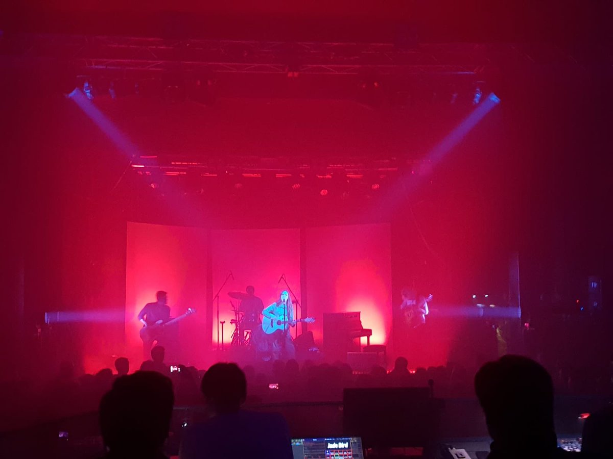 The <a href="/JadeBirdMusic/">Jade Bird</a> gig last night was so good 🌊

Some great new songs in the set so watch out world 💖