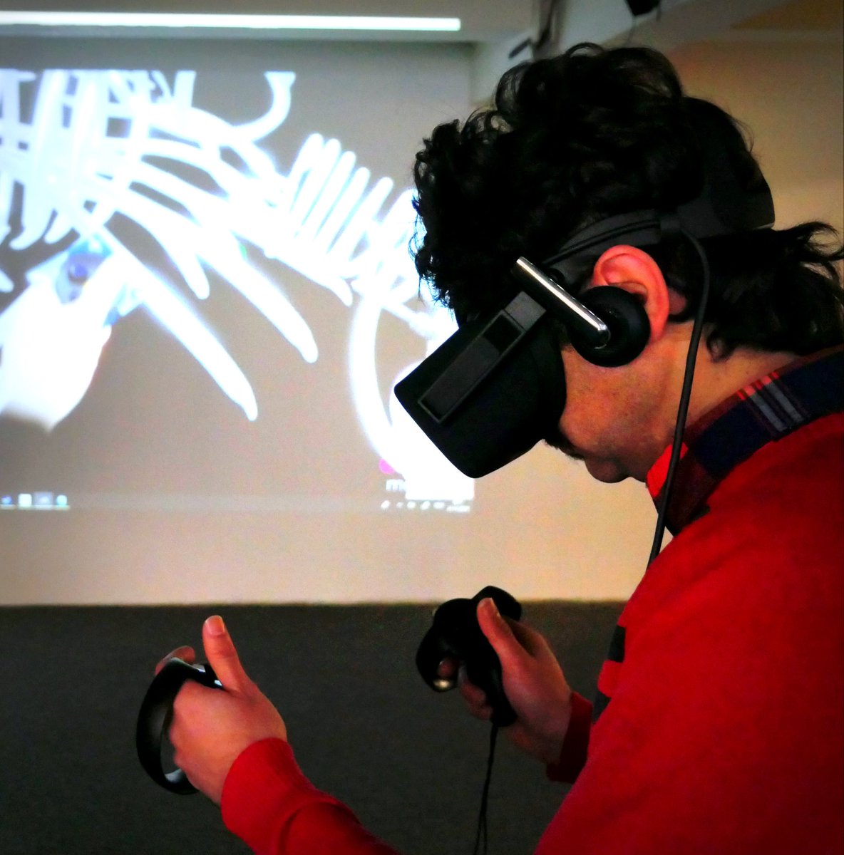 MasterclassRuhr's tweet photo. Remarkable progress of Future.Lab Ruhr @MasterclassRuhr workshop members #VR #AR skills become obvious! https://t.co/frVfjqWbsc