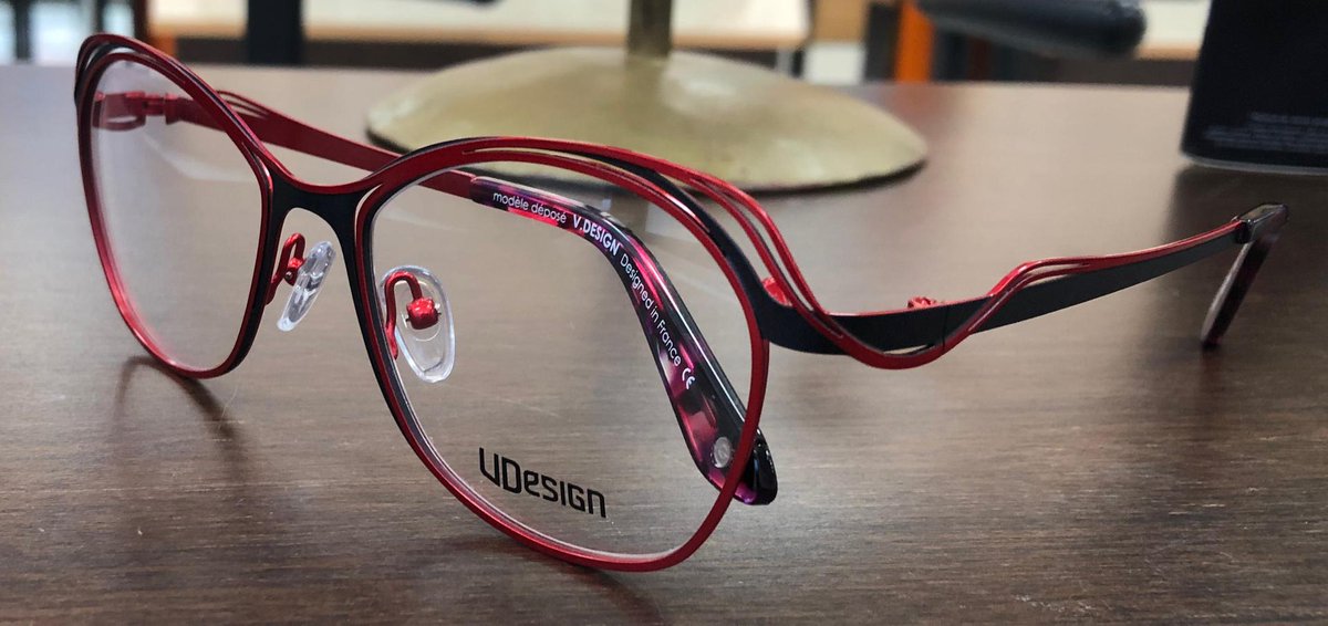 LOpticiens's tweet image. Notre coup de coeur de la semaine ! Modèle Martha de Variation Design

#lempereuropticienslesandelys #variationdesign #opticien #lunettes #martha