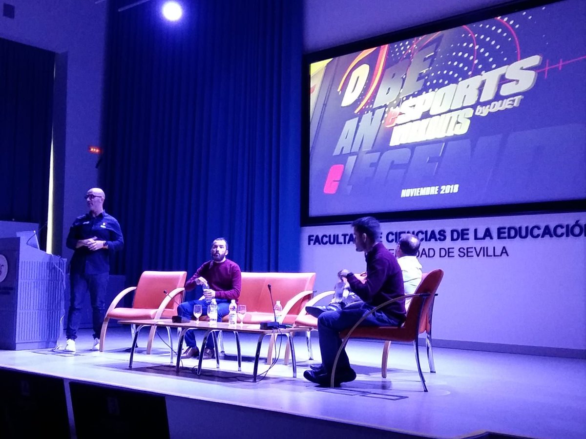 Nuevas perspectivas y tendencias para emprender en deporte de la mano de Daniel Serrano en su ponencia sobre E-sports y Fitness. #emprendeporte2018