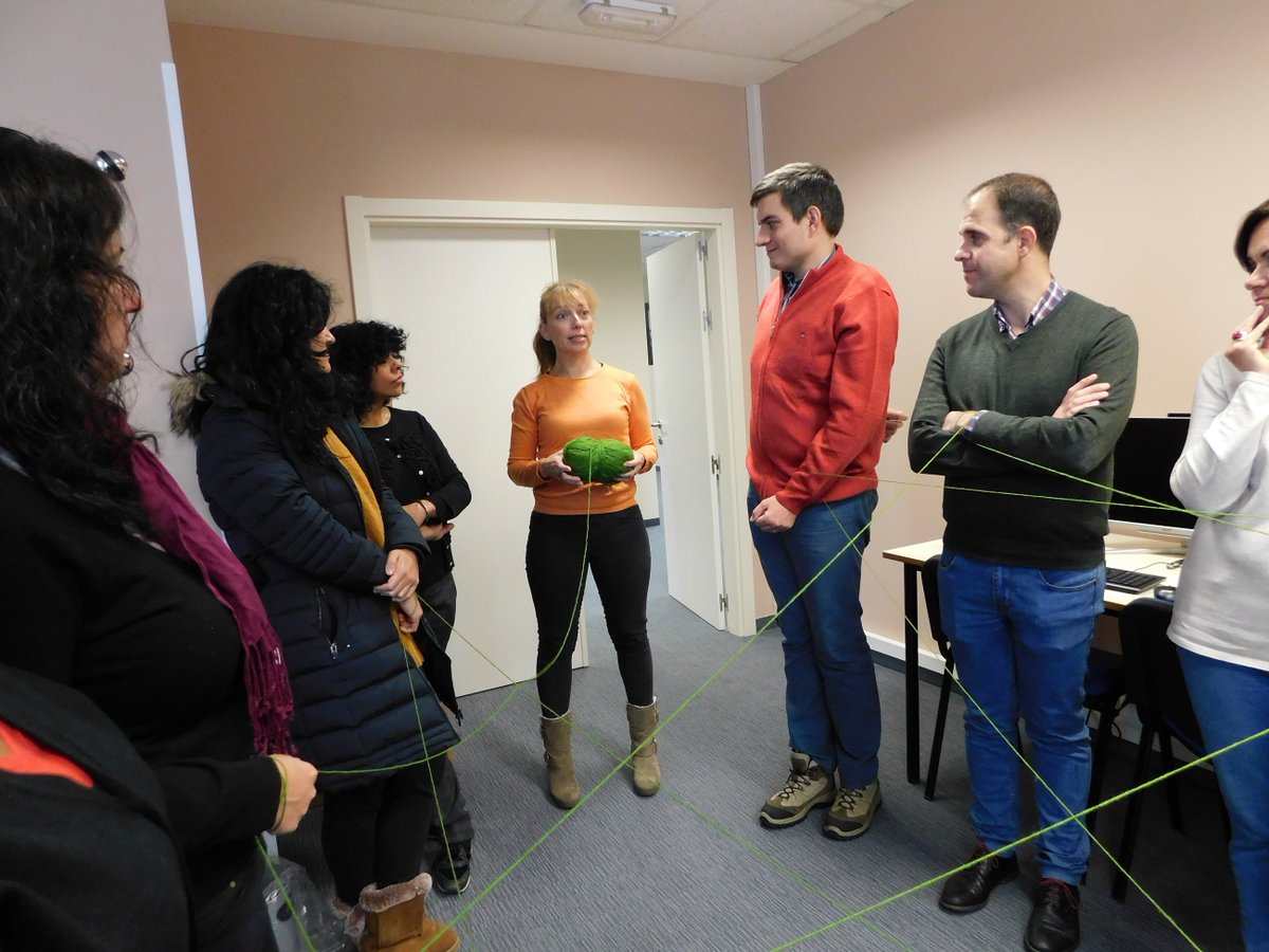 ADesarrollo's tweet photo. La nueva @Lanzaderas_EES 🔝 de Alcalá de Henares ya está en marcha😀.  20 personas desempleadas han comenzado a entrenar una nueva búsqueda de trabajo 🚶‍♀️🚶‍♂️@FundacionSMLRPH @AytoAlcalaH @fundacionTef #ProgramaInnovador #LanzaderasdeEmpleo https://t.co/NGH1UnxTMr https://t.co/MNXx0bVAL6