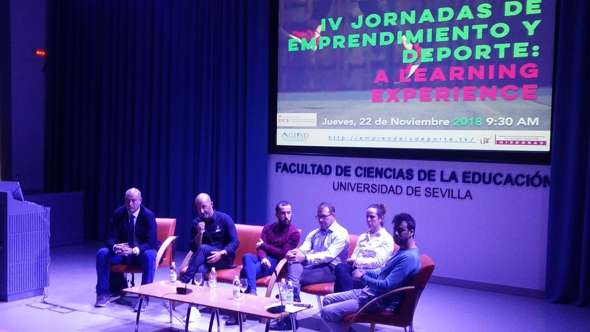 Como siempre intentando aunar teoría y práctica, herramientas y experiencias, académico y profesional :)
He aquí los Ponentes de nuestras IV Jornadas #emprendeporte2018
