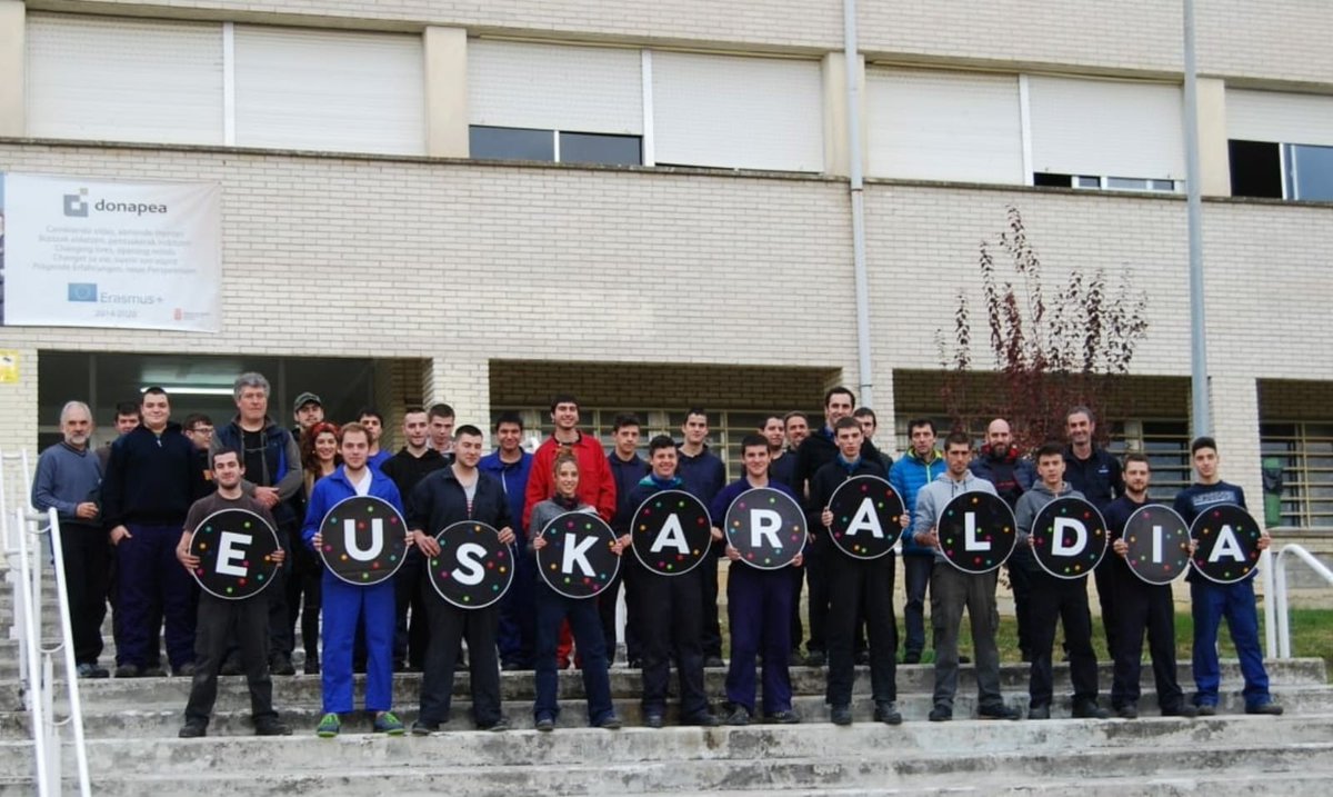 Donapea institutoko ikasleek ere bat egin dute Euskaraldiarekin <a href="/euskaraldia/">EUSKARALDIA</a> @irunerriaeusk