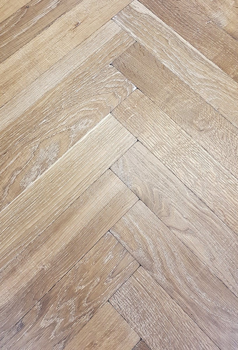 HittOak's tweet photo. Black Friday - Christmas Offer

Distressed European Oak Rustic-Antique Parquet

Classic Vintage Oak - @ £49.95 + VAT 
White Smoke Oak - @ £59.95 + VAT

- block sizes 16x68x408mm
- practical / easy care
- comes pre-oiled. 1 coat of clear oil after installation is recommended https://t.co/aH1sLAi7e8