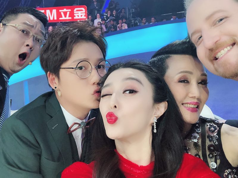 LeeAsherMagic's tweet photo. #TBT Selfie with @realBingbingFan Juliana Chen, Liu Way & Zhang Shaogang on the set of #AmazingMagicians #China https://t.co/XoGJPO3xJv https://t.co/Eii7IUvE8p