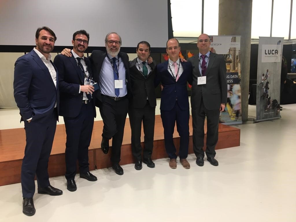 1pepeluque's tweet photo. Muy orgullosos del equipo de @Repsol , ganador del Premio Mejor Iniciativa Empresarial Big Data, concedido al proyecto de Analytics Polyolefins, en #DSA18 @dscienceawards organizado por @SynergicPartner  Somos #RepsolDigital https://t.co/WIIZhLs8Kj