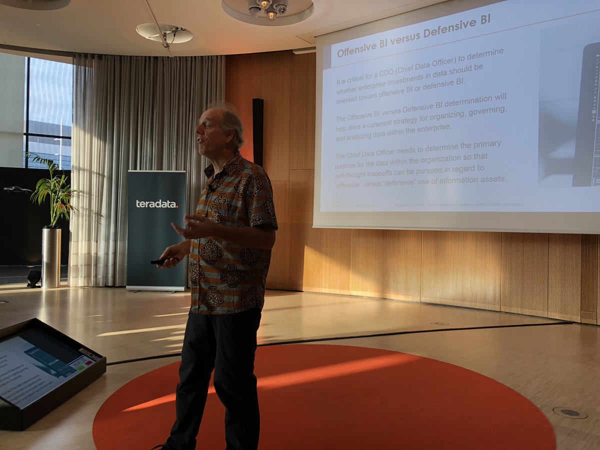 SaschaPuljic's tweet photo. Stphen opening the first session  #TIF_DE2018 on offensive and defensive BI https://t.co/41CQGyvw67