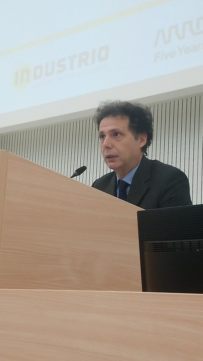 Industriofund's tweet photo. Partita l'#HardwareClass Modena targata #Industrio, nei fantastici spazi del Dipartimento Enzo Ferrari @UNIMORE_univ. Il prof Leali e il prof Rovati danno il benvenuto agli speaker e al pubblico, e spiegano il senso della giornata #automotive #TACC #futuro #22novembre https://t.co/t4MVUlFstD
