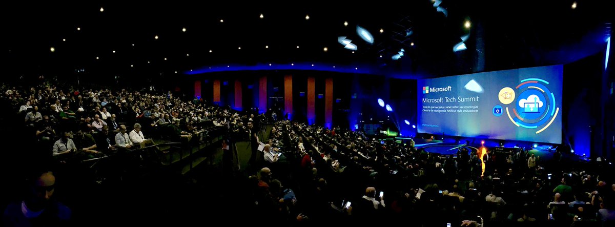 intelequia's tweet image. Comienza el #MSTechSummit con @pillopez muy cerca! #teamintelequia
