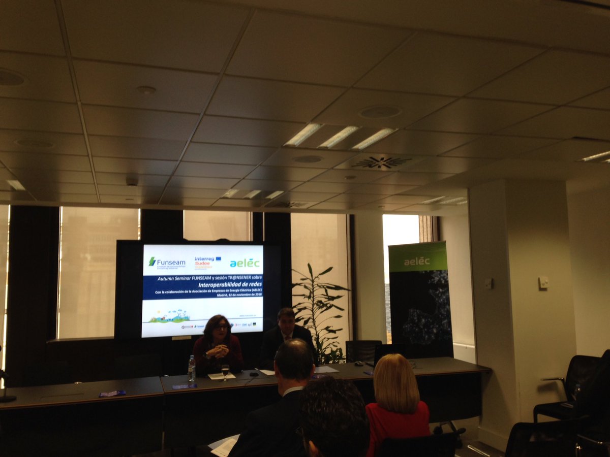 #Transener session on #interoperability of #Networks is staring now! Session organized by <a href="/Funseam/">Funseam</a> in collaboration with <a href="/aelec_es/">aelēc</a>