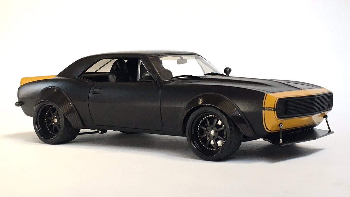 無骨でカッコイイ黒いメカはこれじゃ レベル製1/25 '67カマロSSにC1