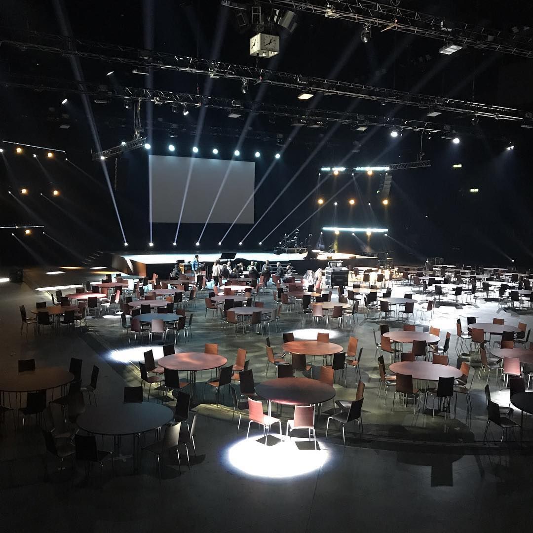 ticketpark's tweet image. Schön wars gestern Abend im Hallenstadion. Unser Welcome Team durfte die Gäste der @SDEAwards begrüssen, einchecken und mit Namensschild ausstatten 😊 … und es geht weiter mit spannenden Events. Stay tuned! #SDEA18