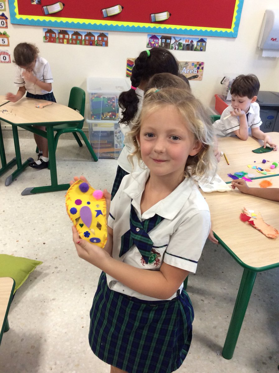JPS_Year2's tweet photo. We have been so excited this afternoon, decorating our socks using sequins, feathers and Pom poms. #JPS2G #JPSConceptualLearning https://t.co/FCyUvMx24V