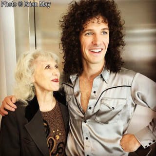 ブライアン メイ先生の中に一人だけグウィリムリーが紛れ込んでても