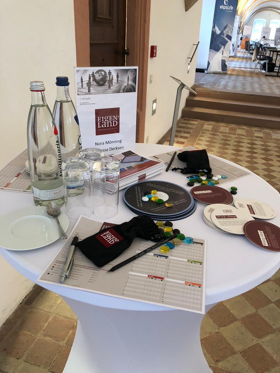 Eigenland_de's tweet photo. Heute wird der #7HRGipfel von Dialogum im #KlosterEberbach mit einem #Eigenland Round Table (ba)rockt! #Dialogum #HRTransformation https://t.co/fxfOLYBZIK