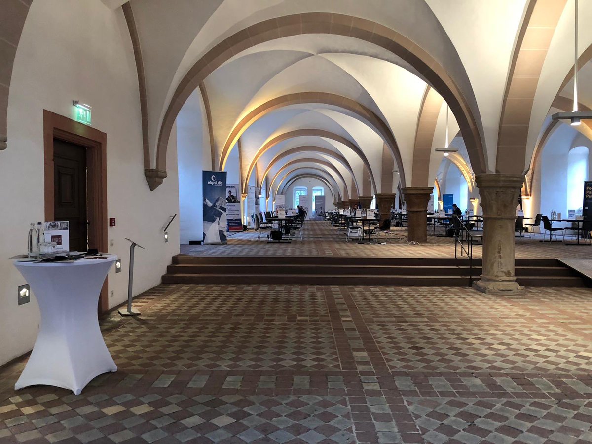 Eigenland_de's tweet photo. Heute wird der #7HRGipfel von Dialogum im #KlosterEberbach mit einem #Eigenland Round Table (ba)rockt! #Dialogum #HRTransformation https://t.co/fxfOLYBZIK
