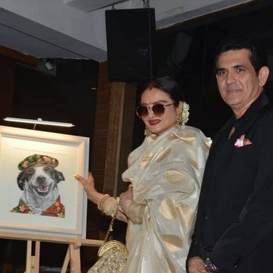__Bollywood's tweet photo. https://t.co/qStP7ESskn https://t.co/7Q4TWQvgRW