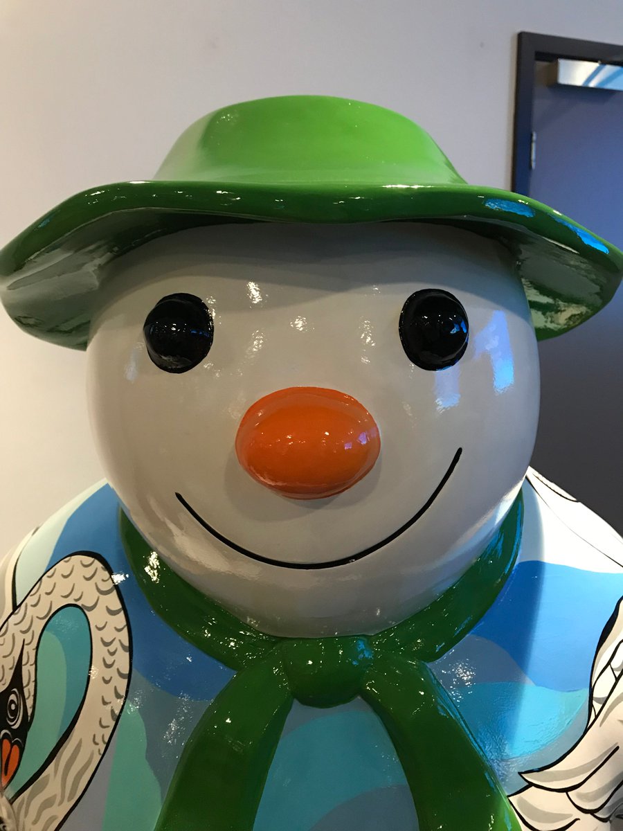 SnowmanWalk7's tweet photo. I've been let out - it's lovely and cold out here this morning! ❄️#WalkingWithTheSnowman #TheSnowmanWalk #SevenSwans https://t.co/qkMxKTujah