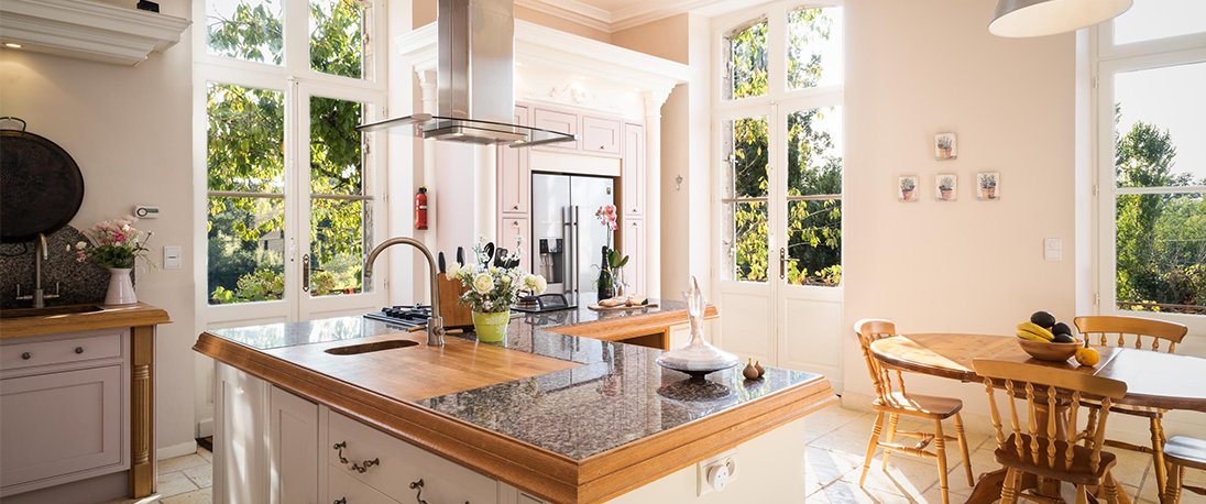 "Afterwards, they always had tea in the kitchen, much the nicest room in the house."

~Flora Thompson

#propertyofthemonth #JurassicCoast #Tournesol #ThursdayThoughts 
#holiday #luxury #France