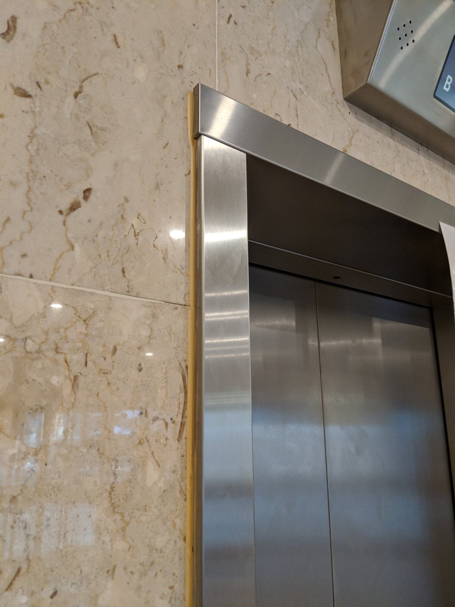 DesignCreate3's tweet image. These old tired reception walls are about to be turned into something stunning using stainless steel and @Armourcoat panels. 

Watch this space!

#armourcoat
#bespoke
#receptionareas
#interiors
#commercialinteriors