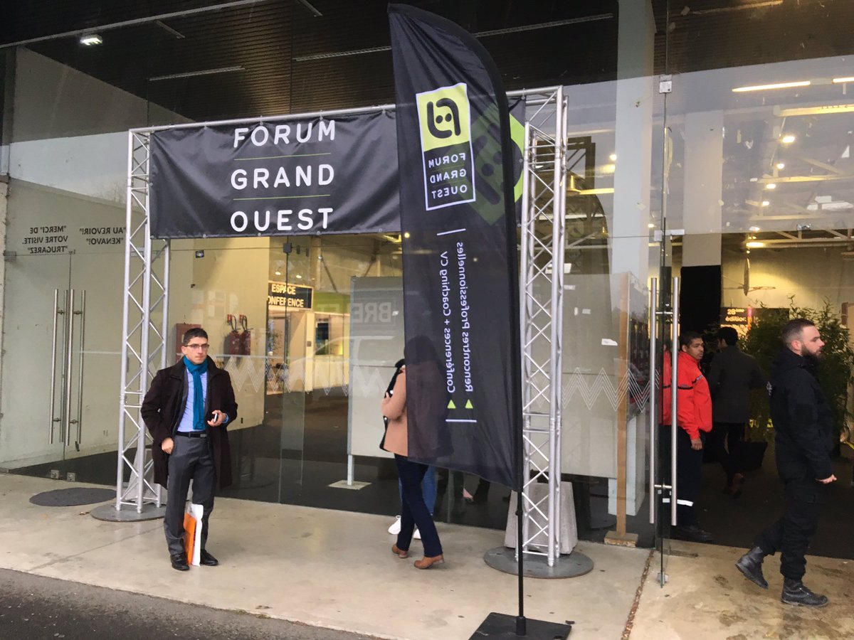 CedricJaffry's tweet photo. #Forumgrandouest . Présence de @bpgrandouest au #FOrum grand ouest à @INSA_Rennes avec l intervention de @Ludivinecamus sur le sujet :bien préparer son séjour à l étranger. https://t.co/nkr8sIeUfo