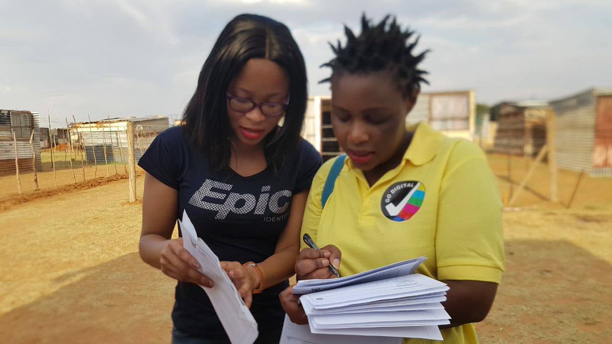 LerumoSatellit1's tweet photo. We are counting down to the 31st of December deadline in the Free State.

No rest. DTT registration and installations galore. Asijiki!

#GoDigitalFS #DTTRegistrations #TeamLerumoSatellites 
@freestatehs @fsgov  @CommsZA https://t.co/Mzs3jLz53e