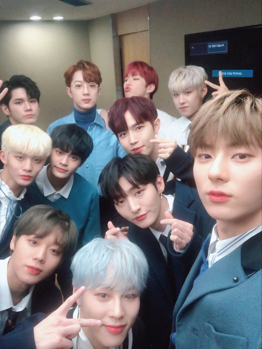 Wanna One tweet media