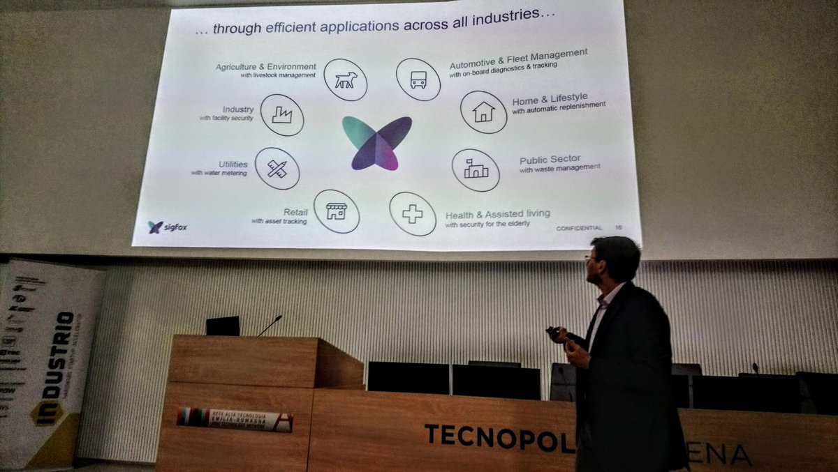 Industriofund's tweet photo. In corso l'#HardwareClass Modena targata #Industrio, nei fantastici spazi del Dipartimento Enzo Ferrari @UNIMORE_univ. Grandi speaker, da grandi aziende ad alta intensità di #innovazione, e un pubblico davvero attento. #22novembre #Modena @ArrowGlobal @sigfox @HSL_Italia https://t.co/tjnYQrgUq1