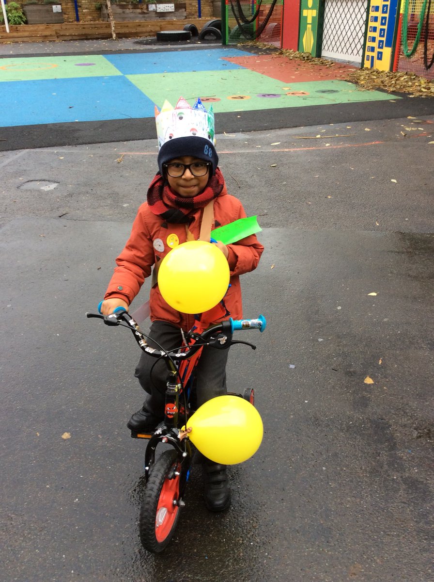 MayflowerSch's tweet photo. Be Bright Be Seen Car Free Day. Well done to all the children and families who walked, scooted and cycled to school and dressed brightly. #nationalroadsafetyweek #sustran #pe https://t.co/ujGMXfX9fA