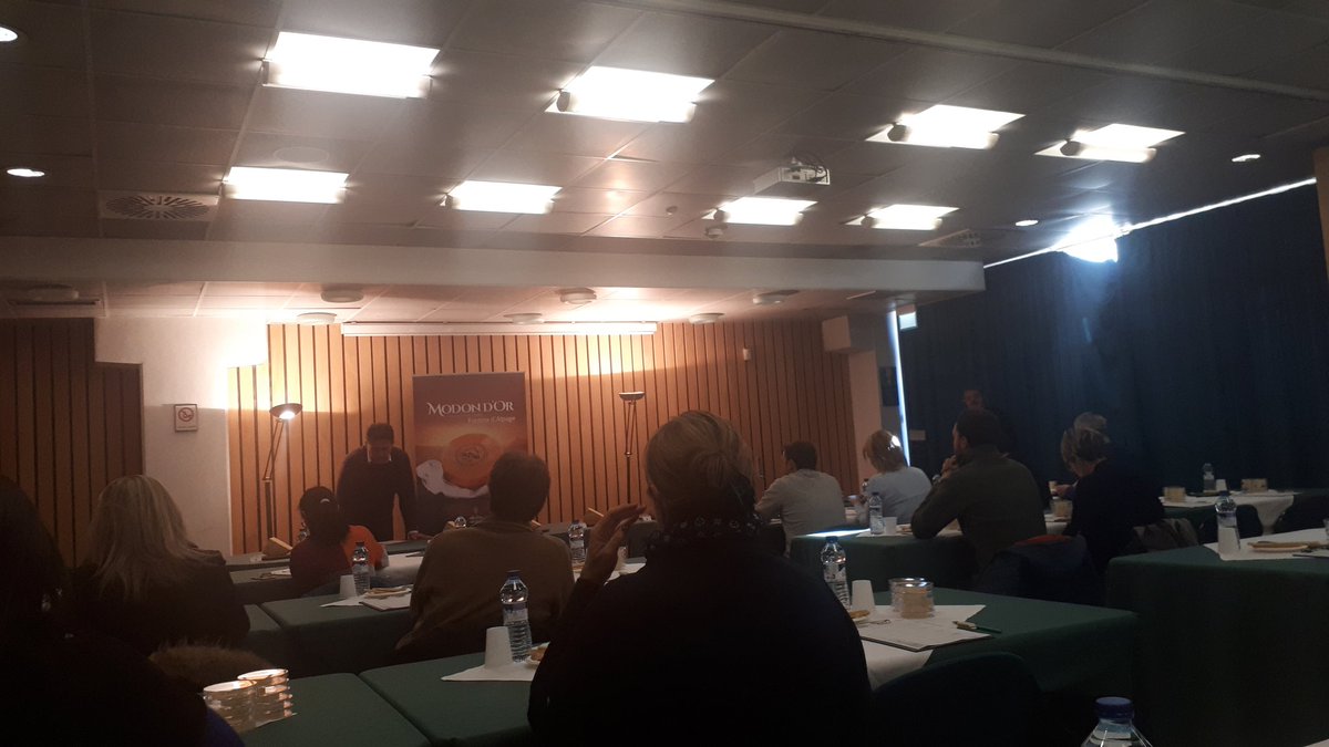 Work in progress verso il Modon d'or: ultime selezioni delle 10 finaliste Medailles d'or al Concorso nazionale Fontina d'Alpage #Concorsofontina #eccellenzevda