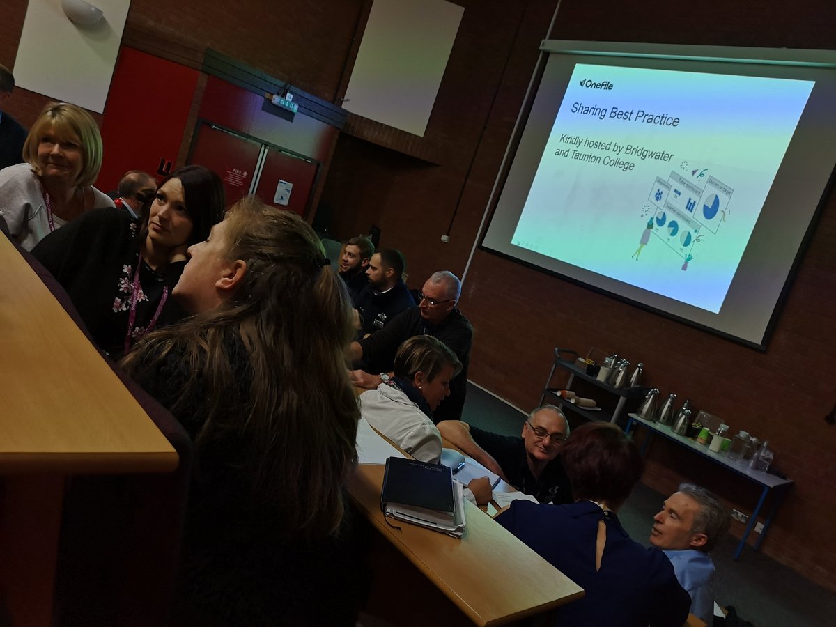 Thanks for hosting another great <a href="/OneFileUK/">Onefile</a> sharing best practice event @Bridgwater_Coll. The group discussing all things Apprenticeship standards/EPA. #apprenticeship #learninghub
