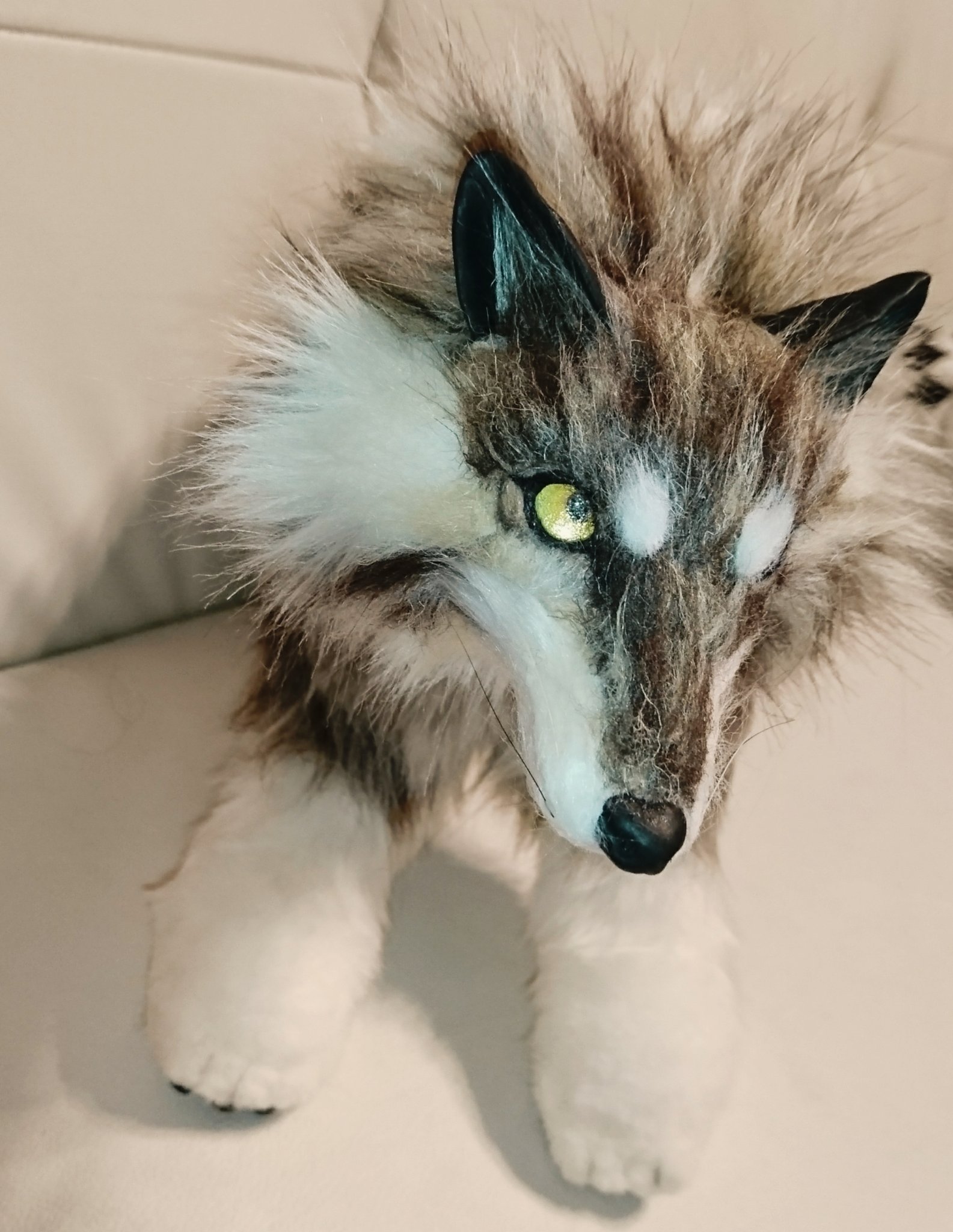 Shiro 自分のフェチを詰め込んだオオカミぬいぐるみ完成 もにもにの大きな手 爪をつけようか悩んだけどぬいぐるみ感を出したかったのでこのままでいくことにしました オオカミ ぬいぐるみ T Co Bluvcqxac0 Twitter