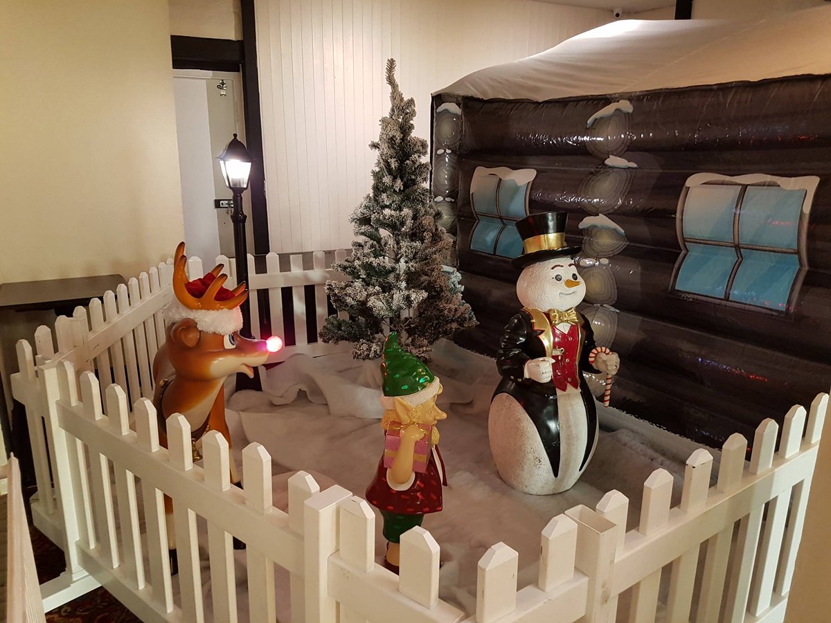 Partytimedurham's tweet photo. Have you seen our fantastic #Santasgrotto for hire in #CountyDurham. Great festive fun for any #christmasparty or #christmasevent
#ChristmasIsComing 
#Christmas2018 
#SantaClaus 
Book online or call 01388 417490
https://t.co/TzJc4EzJoo https://t.co/JljStaBX7t