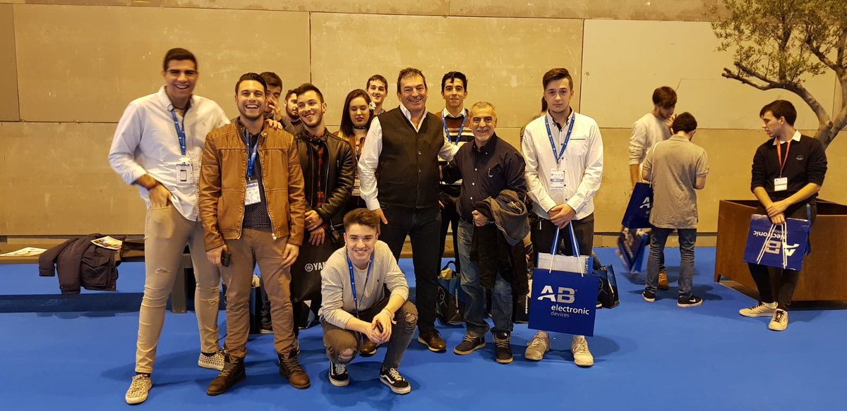 Durante nuestra participación en #Matelec2018, nos visitaron alumnos y profesorado del Grado Superior de #Aviónica del <a href="/CESJuanPabloII/">CES Juan Pablo II</a> de #Alcorcón. Gracias por el interés que mostrasteis en nuestras explicaciones. Aquí tenéis un recuerdo de la visita #drone #drones #termografía