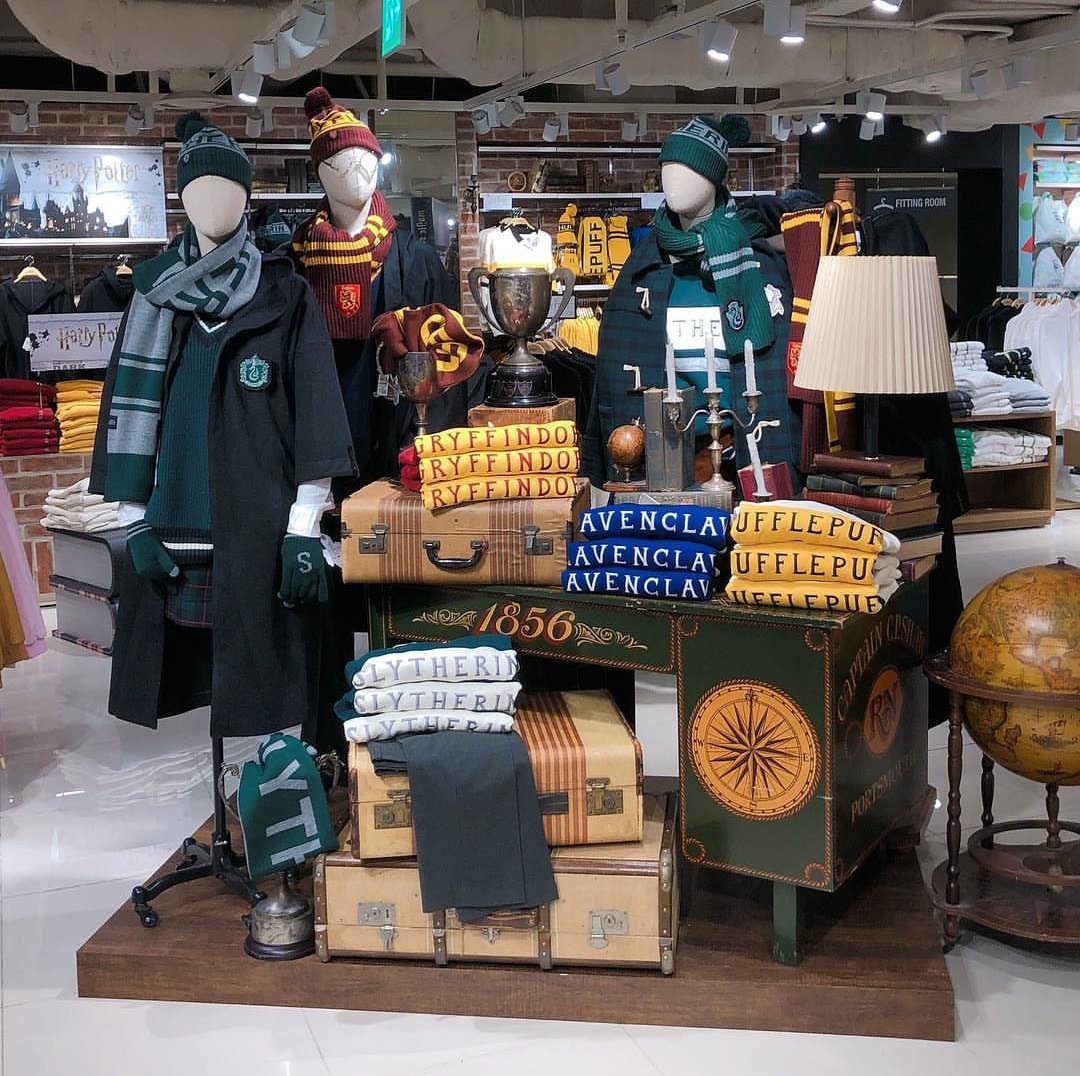 ハリーポッター 【韓国限定】 SPAO トレーナー スリザリン ハリーポッター spao 限定 コラボ トレーナー(ハリーポッター