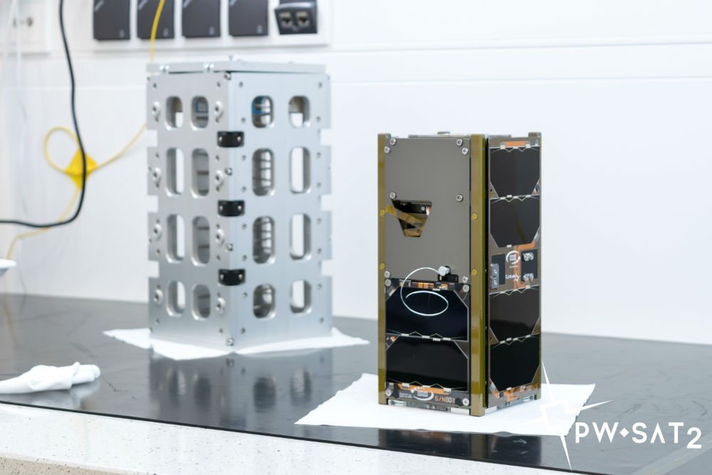 Start <a href="/PWSat2/">PW-Sat2</a> (na który wszyscy czekamy) odbędzie się nie wcześniej niż 27 listopada - taką wiadomość przekazali nasi #studenci - twórcy satelity, którzy właśnie są w Stanach Zjednoczonych. Wszystkie aktualności na ➡️ fb.com/PWSat2 <a href="/naukawpolsce/">Nauka w Polsce</a> @NAUKA_GOV_PL