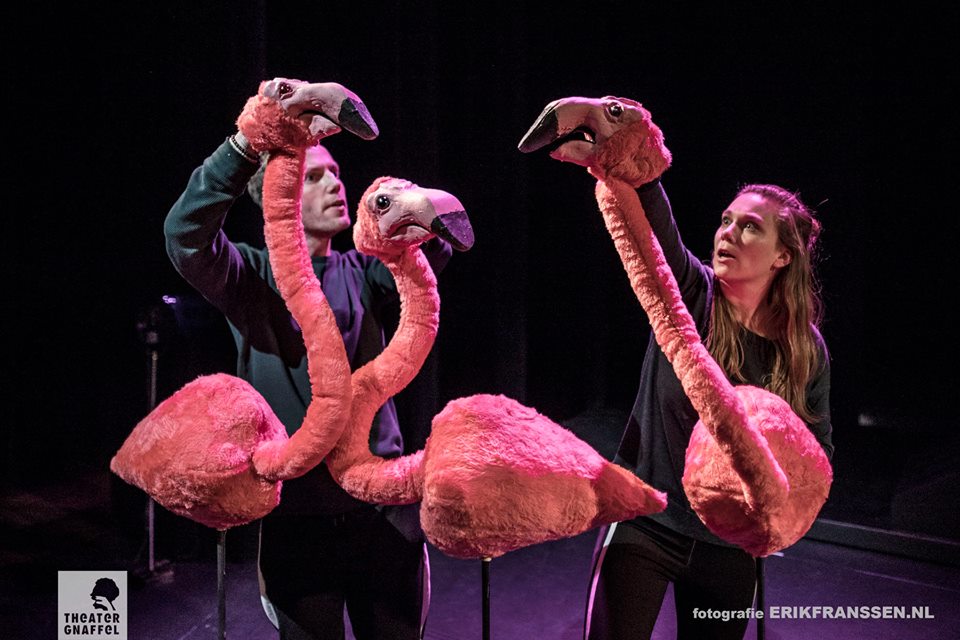 Komende zondag speelt 'Het Bos Draaft Door' om 15:00 uur in Het Carrousel te Ommen. Wist je dat Mark Haayema (tekst/idee/spel) geboren en getogen Ommenaar is? Een extra speciale voorstelling dus!
Koop een kaartje via: bit.ly/2S2qGQ4

⭐⭐⭐⭐ - Theaterkrant