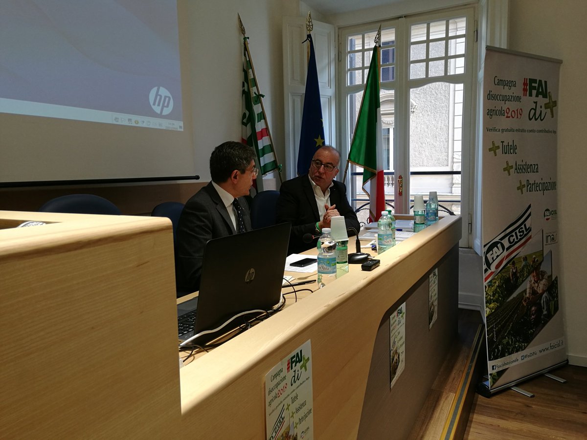InasCisl's tweet photo. .@GigiPetteni insieme a @fai_cisl grazie a campagna su #DisoccupazioneAgricola siamo in campo per garantire consapevolezza su diritti previdenziali e del lavoro. Vogliamo farci carico della persona a 360° @CislNazionale https://t.co/SNYZbPHhim